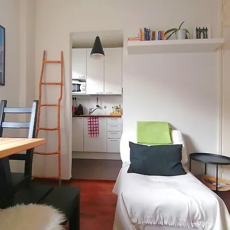Luminous And Cozy In Hearth Of Helsinki